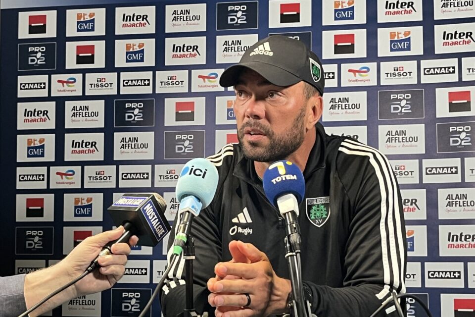L'entraîneur des 3/4 de Montauban, André Hough, s'est laissé aller à une belle vanne avant la demi-finale de Pro D2 contre Brive. Preuve d'une grande décontraction à l'USM.