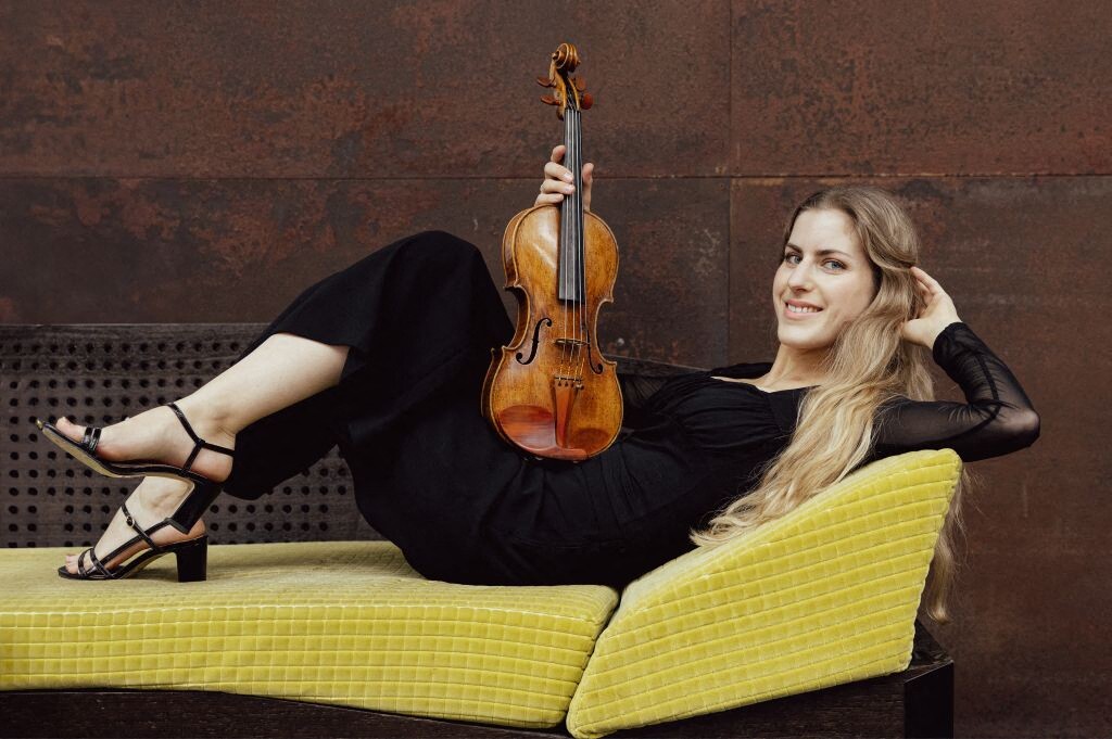 Manon Galy, prodige du violon originaire de Toulouse, bientôt en concert dans la Ville rose
