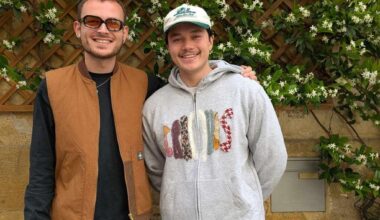 Après avoir rencontré le succès en ligne, ces deux amis veulent ouvrir un café friperie à Bordeaux