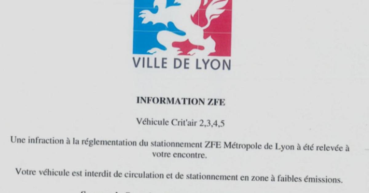 de faux PV glissés sur les pare-brises d’automobilistes