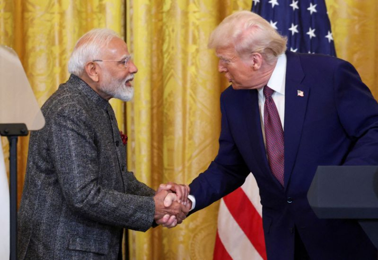 Le président américain Trump tenant une conférence de presse conjointe avec le Premier ministre indien Modi