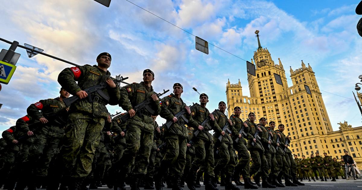 Vladimir Poutine soupçonne Kiev de vouloir gâcher «son» 9 mai