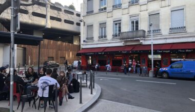 Lyon. Il distribuait gratuitement des cadeaux totalement illégaux sur les terrasses