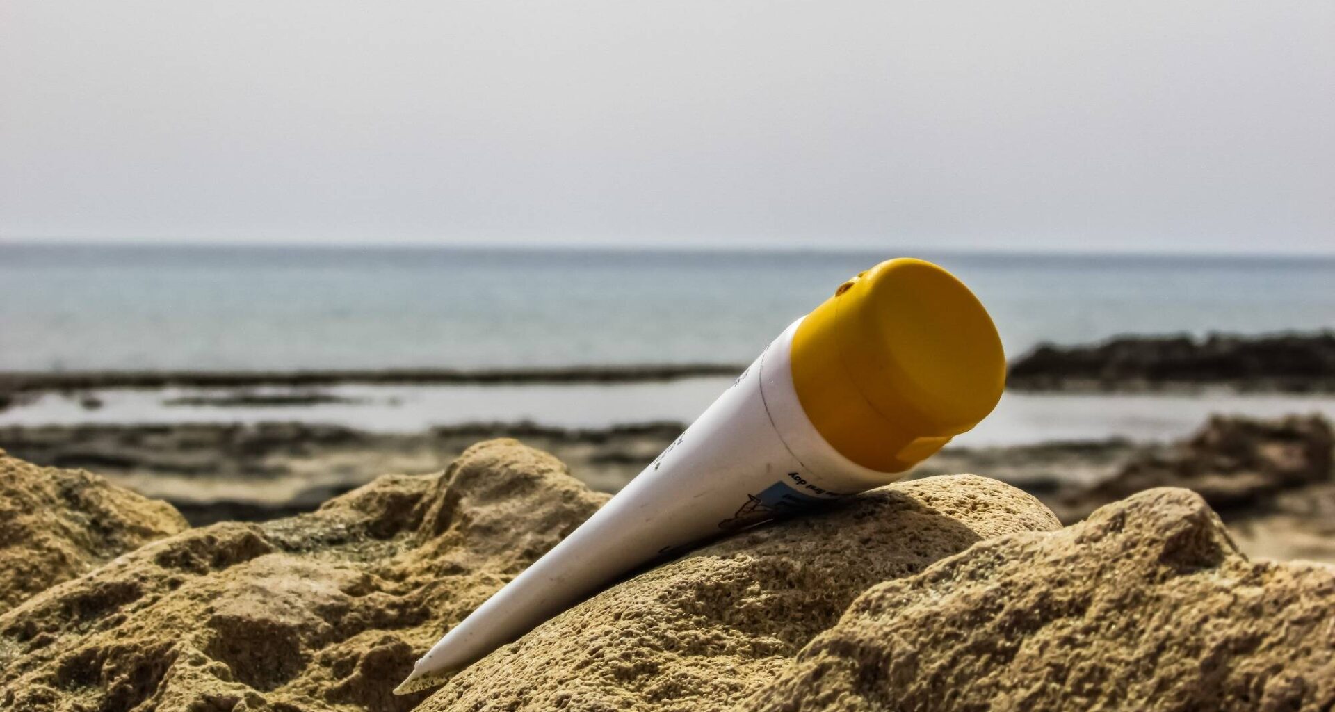 Attention à l'infection: des crèmes et sprays solaires rappelés pour risque microbiologique