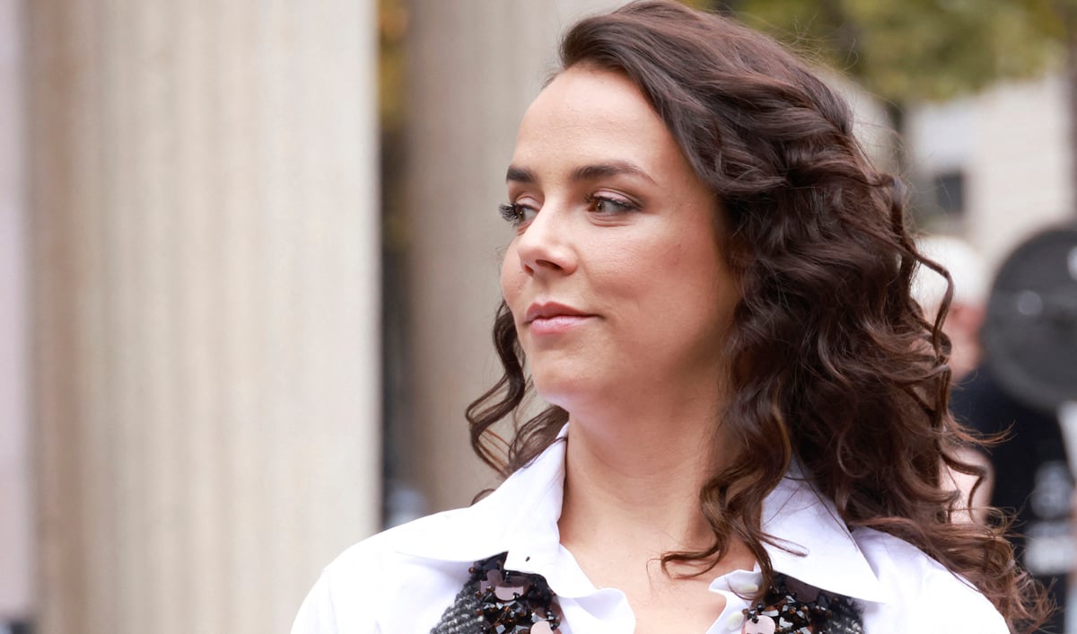 Pauline Ducruet nombril à l'air dans une tenue sexy qui valorise sa poitrine (et pas qu'un peu !)