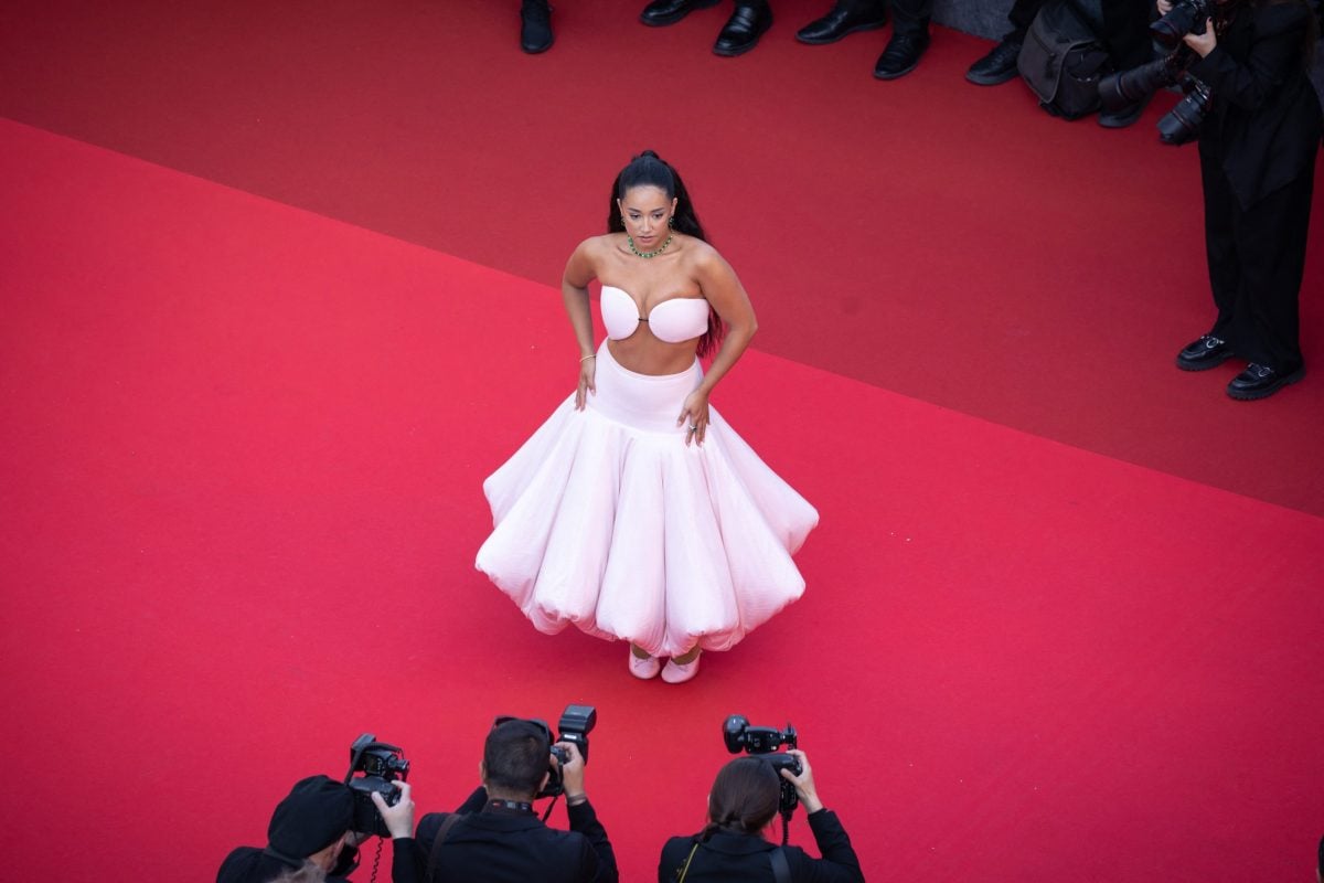 CANNES 2025. Léna Situations audacieuse : elle flirte avec les limites sur le tapis rouge