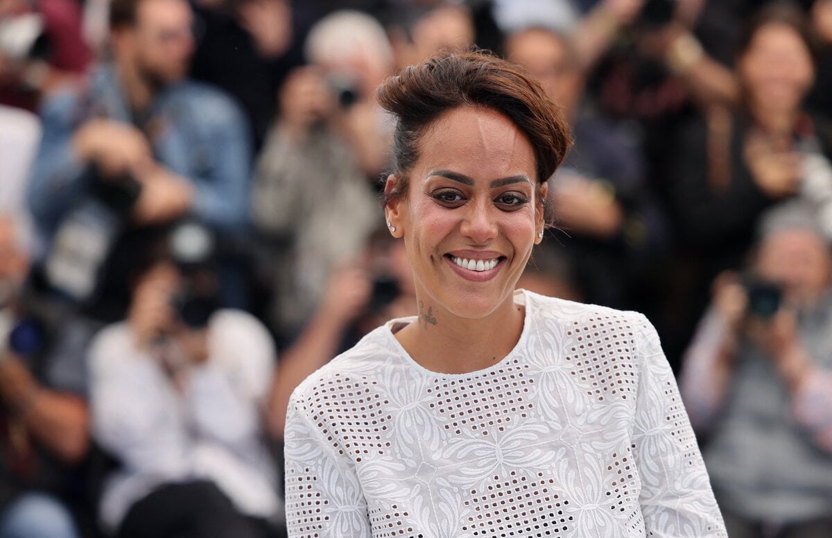 CANNES 2025. Amel Bent métamorphosée, elle ose la transparence dans un ensemble dentelle bohème ravissant