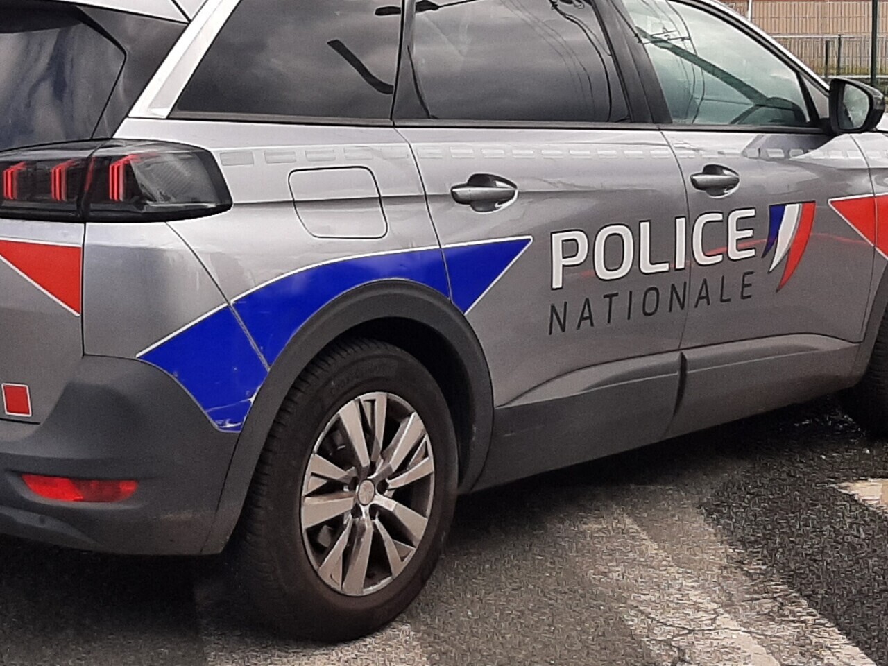 Toulouse. Sous bracelet électronique, il tente de fuir les policiers, sa maman vient le défendre