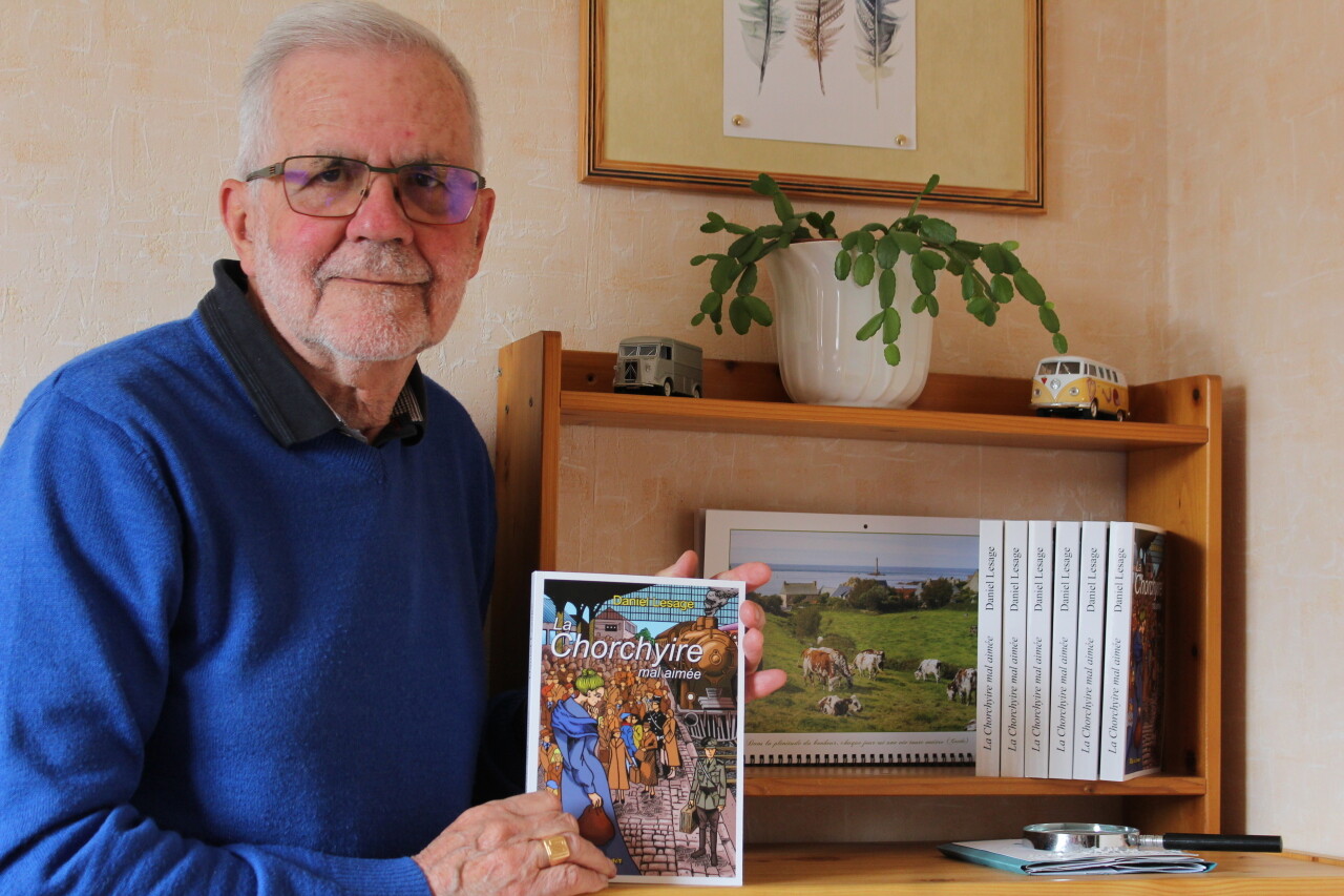 Dans son nouveau livre, Daniel Lesage explore les mœurs et traditions d’un village du Cotentin