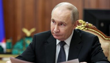Poutine dénonce les «tentatives de révision» de la Deuxième Guerre mondiale auprès de Netanyahou