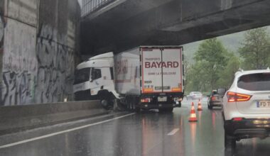 RN88/A72. Un camion s'encastre sous ce pont à Saint-Etienne : ce qu'il s'est passé