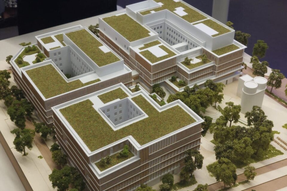 Le campus santé se décomposera en trois bâtiments : vie de campus, enseignement et mise en pratique.