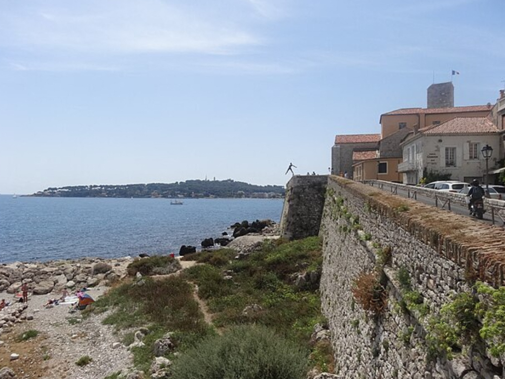 Près de Nice. Ce site en bord de mer fermé d’urgence : un danger réel