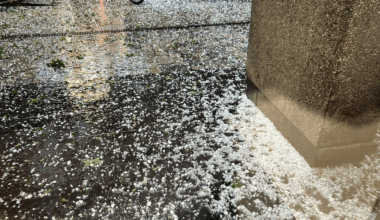 Un déluge de grêle soudain et des orages s'abattent sur Lyon et le Rhône : les images