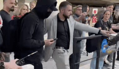 Présentée comme Leonardo DiCaprio, une star snobe ses fans à Nice
