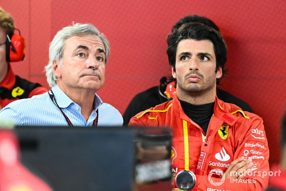 Carlos Sainz et son fils en 2023.