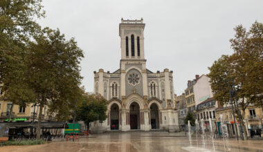 SAINT-ÉTIENNE : UNE FIDÈLE CONFOND LA SACRISTIE AVEC LES SANITAIRES