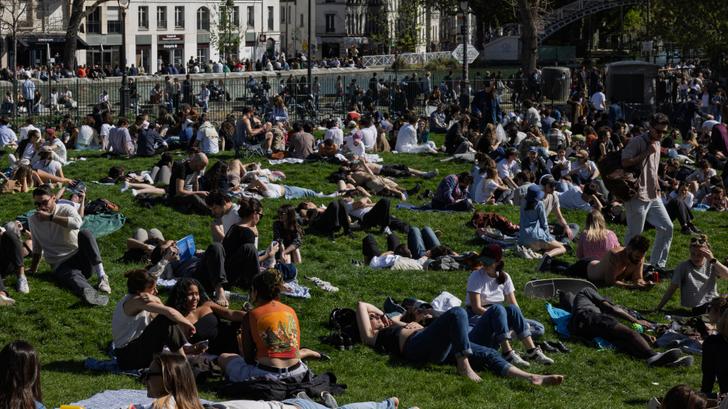 Ce 1er mai a été le plus chaud jamais mesuré à Paris, des températures records ailleurs en France. (Photo d’illustration prise à Paris)