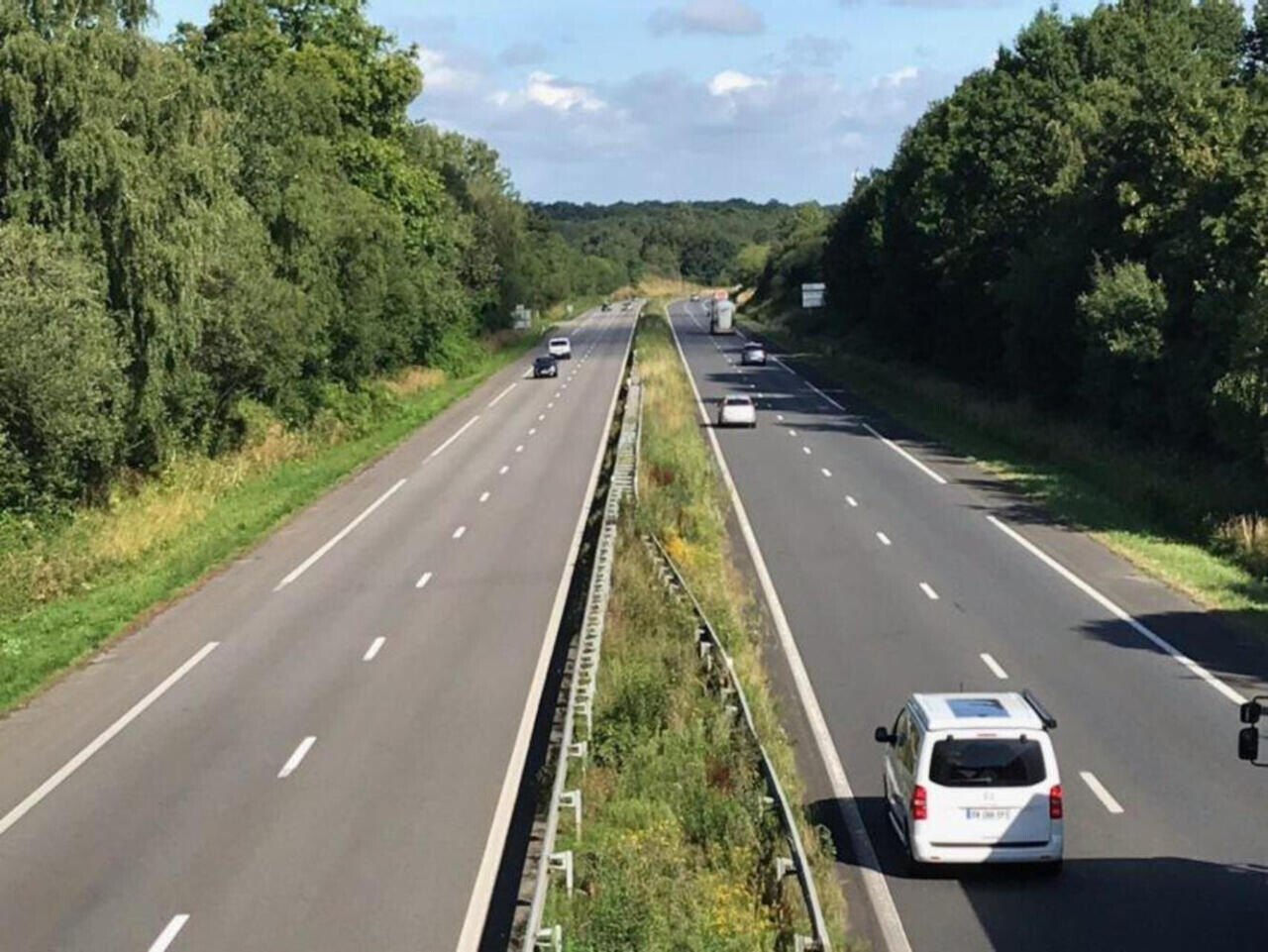 Un jeune de 15 ans saute d’un pont sur la 2x2 voies Nantes-Cholet, son pronostic vital engagé