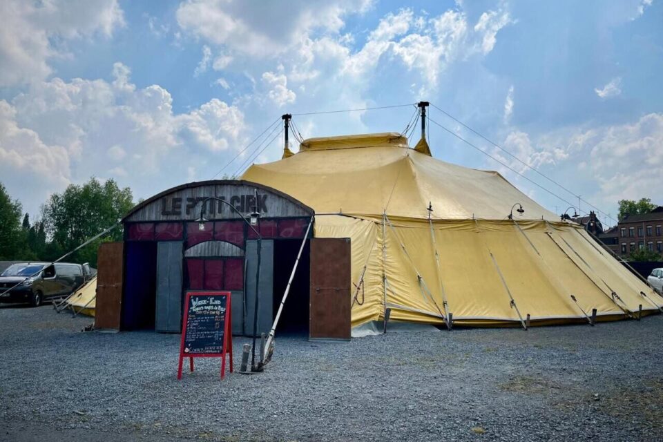 Le spectacle sera joué à Lille (Nord) sous chapiteau à Saint-So, pour le festival Les Toiles dans la ville, organisé par le Prato.