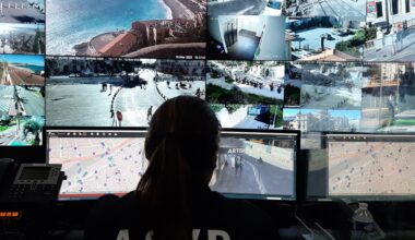 Nice. Des caméras installées à l'intérieur de ces immeubles d'habitation