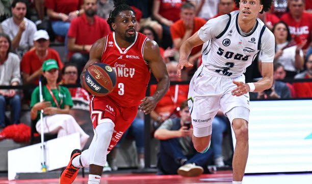 CHRIS CLEMONS. Auteur d'une deuxième saison nancéienne moins enlevée, le meneur US désormais titulaire du statut de joueur Cotonou, ne sera probablement pas conservé par le SLUC.Photo Cédric Jacquot