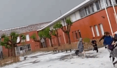 les élèves évacués, l'école fermée