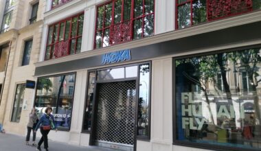 à Paris, la Madeleine est devenue le nouveau terrain de jeu des enseignes de sport