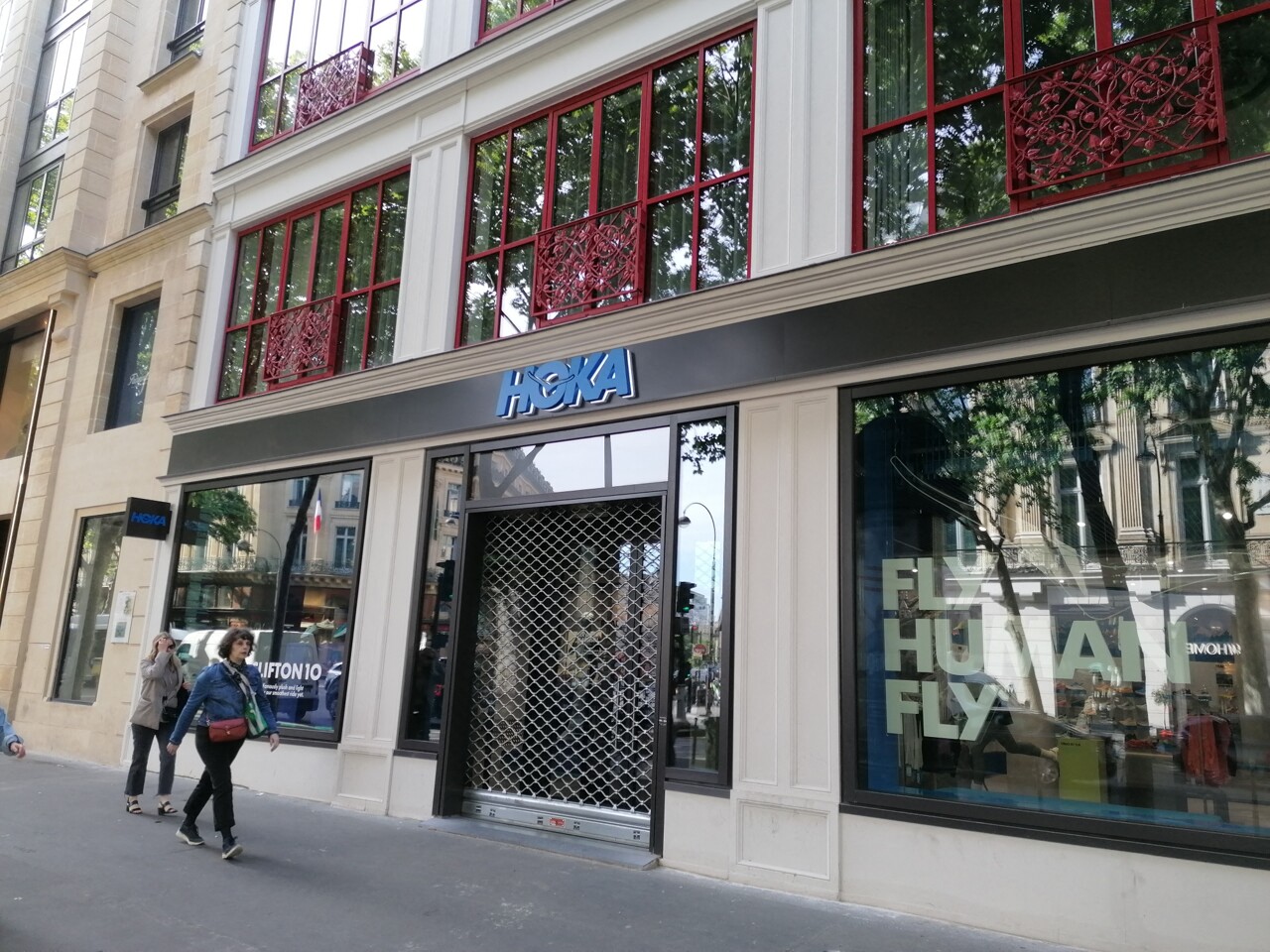 à Paris, la Madeleine est devenue le nouveau terrain de jeu des enseignes de sport