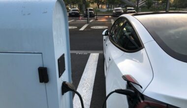 Pourquoi la métropole choisit d’offrir le plein des voitures électriques