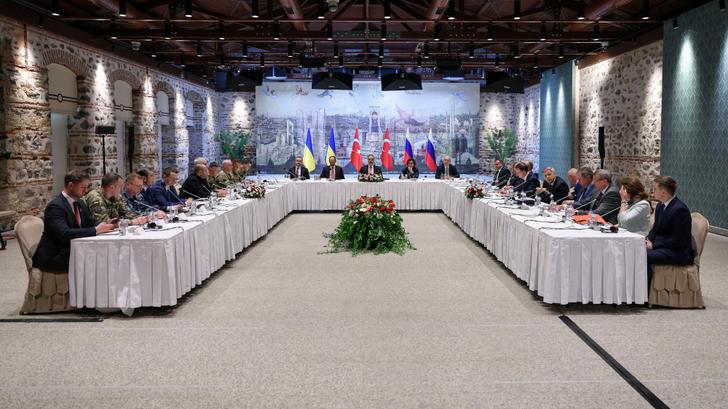 Lors des pourparlers de paix entre l’Ukraine et la Russie, à Istanbul en Turquie, le 16 mai 2025.