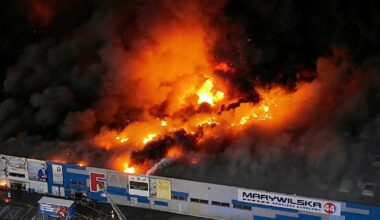 La Pologne accuse les services de renseignement russes d'avoir ordonné un grand incendie à Varsovie en 2024
