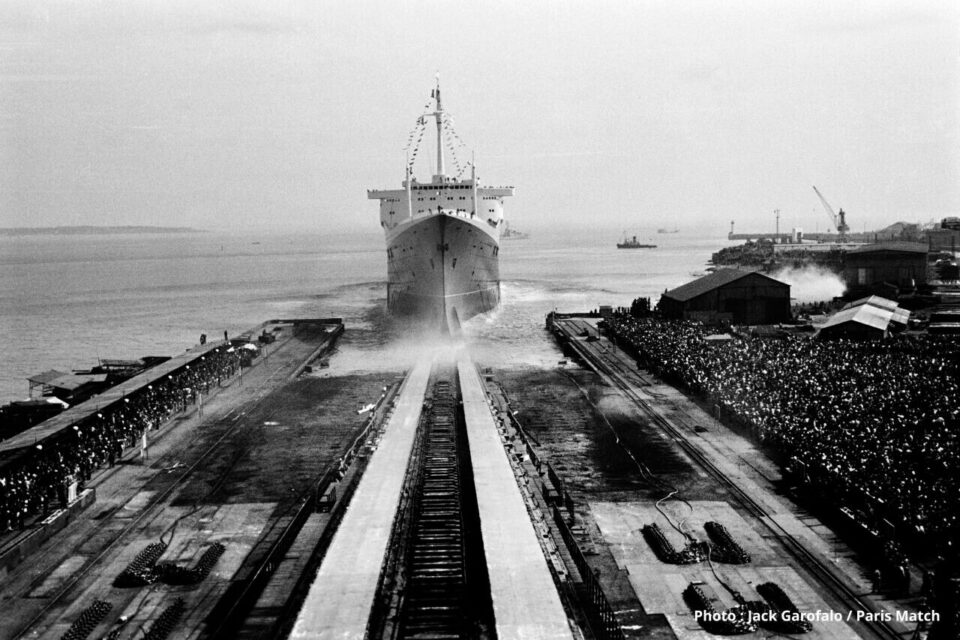 Le lancement du France à Saint-Nazaire