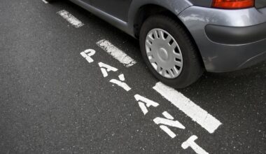 La grogne des agents du fisc pour garder des places de parking gratuites