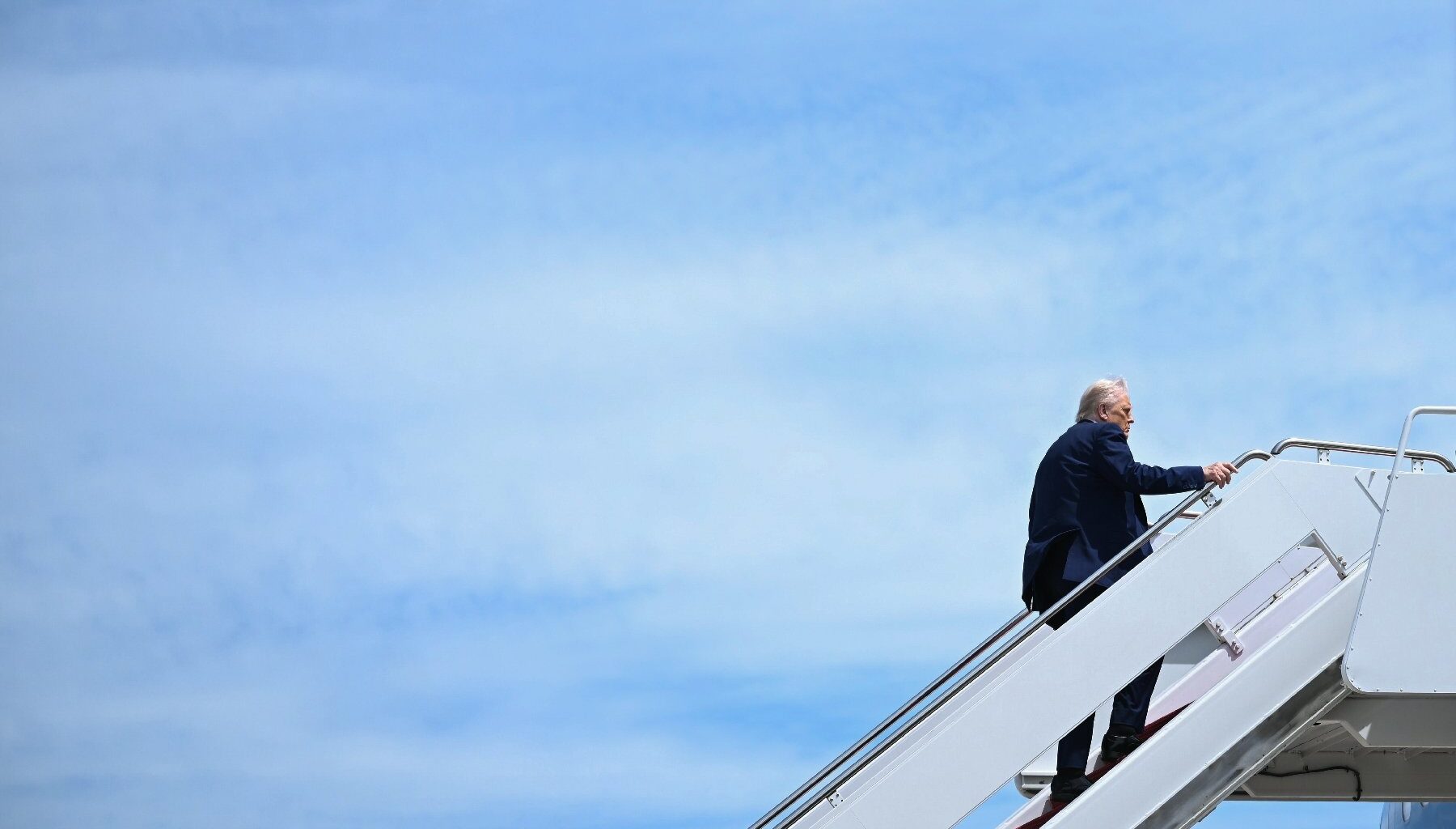 Trump dit "envisager" se rendre en Turquie jeudi pour des discussions Ukraine-Russie
