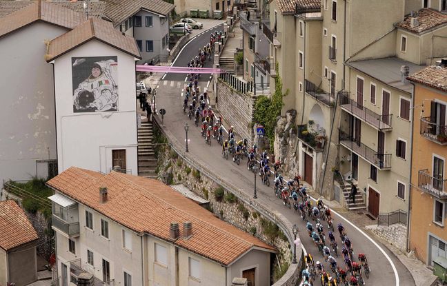Giro 2025 : Enorme chute, abandon de Jai Hindley, course neutralisée, temps gelés… C’est le chaos sur le Tour d’Italie - Yahoo Actualités