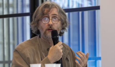 l'historien Edmond Échinard retrace la construction de la population de la ville