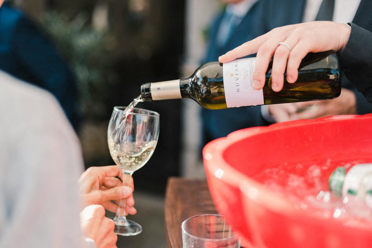 ce week-end, des bateliers vont accoster avec des tonneaux de vin pour une dégustation festive