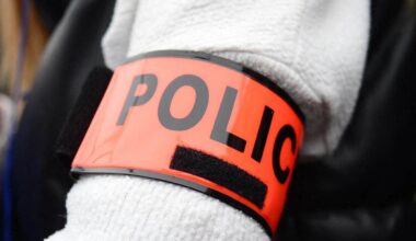 une femme de 19 ans poignardée en pleine rue, l’agresseur en fuite