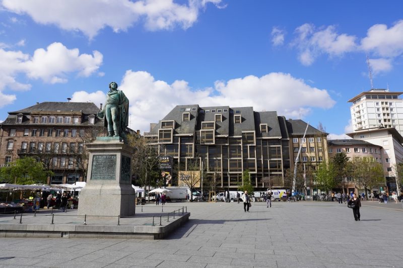 place Kléber Fnac maison rouge