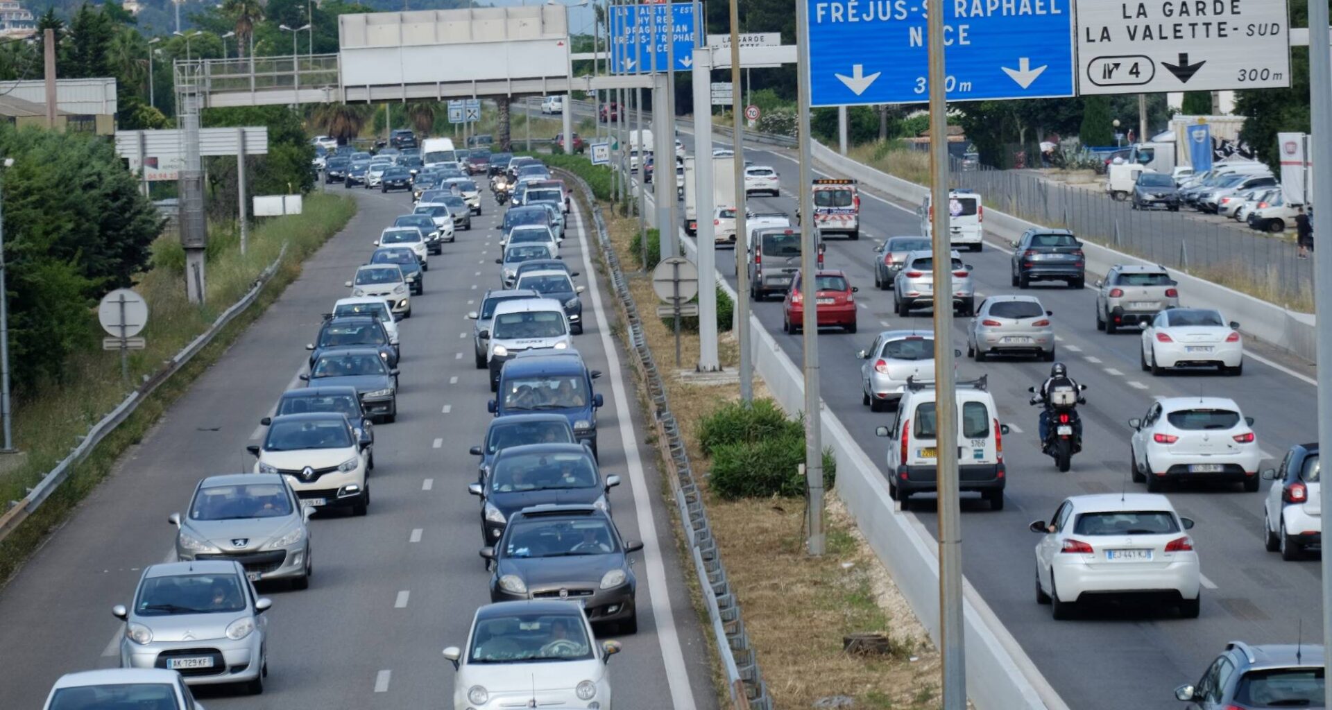 Un accident sur l'A57 perturbe fortement la circulation en pleine heure de pointe aux abords de Toulon