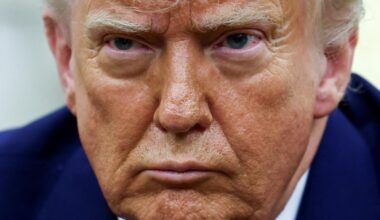 300 milliards, 350 milliards, 250 millions... Les chiffres étonnants de Donald Trump sur le déficit commercial américain
