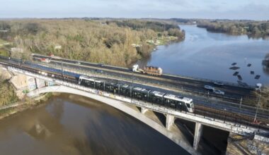 le tramway franchit l'Erdre et le périphérique, une première