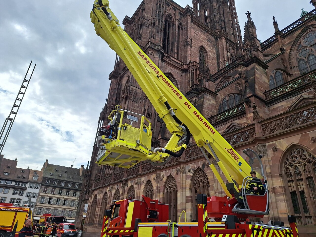PHOTOS. C'est quoi cet exercice grandeur nature qui s'est tenu ce mardi à la cathédrale de Strasbourg ?