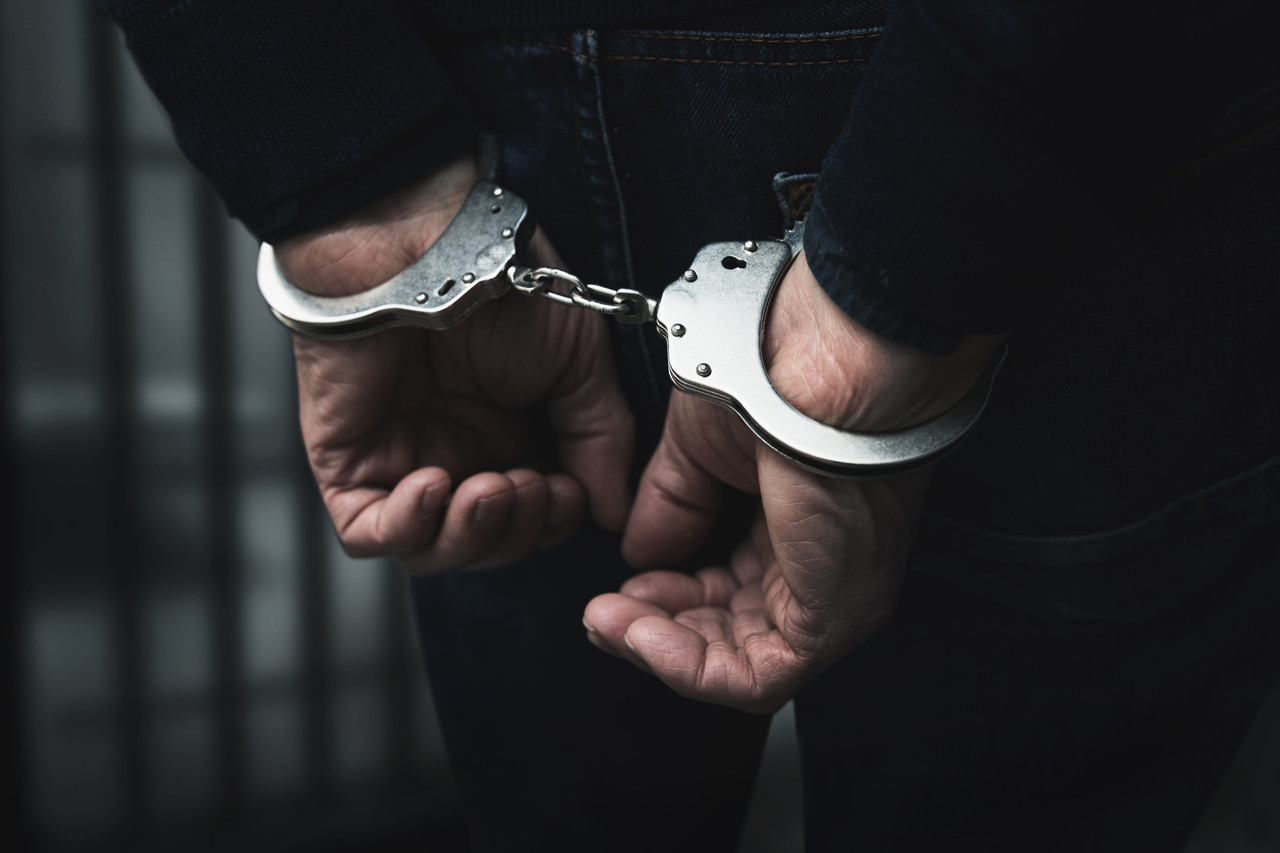 Rouen. Complètement ivre, il frappe un homme après avoir « caressé les cheveux d'une femme »