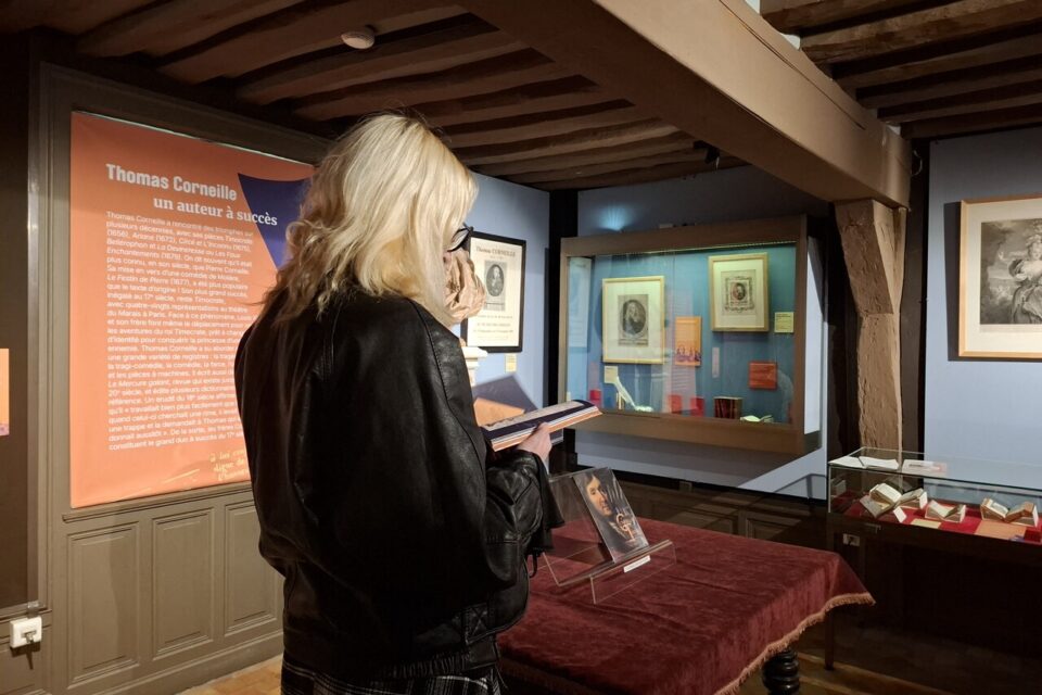 De nombreux objets ont été réunis pour cette exposition.