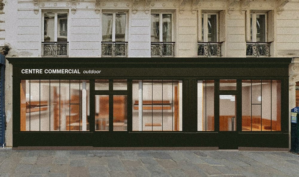La devanture de Centre Commercial Outdoor, 10 rue de Marseille à Paris