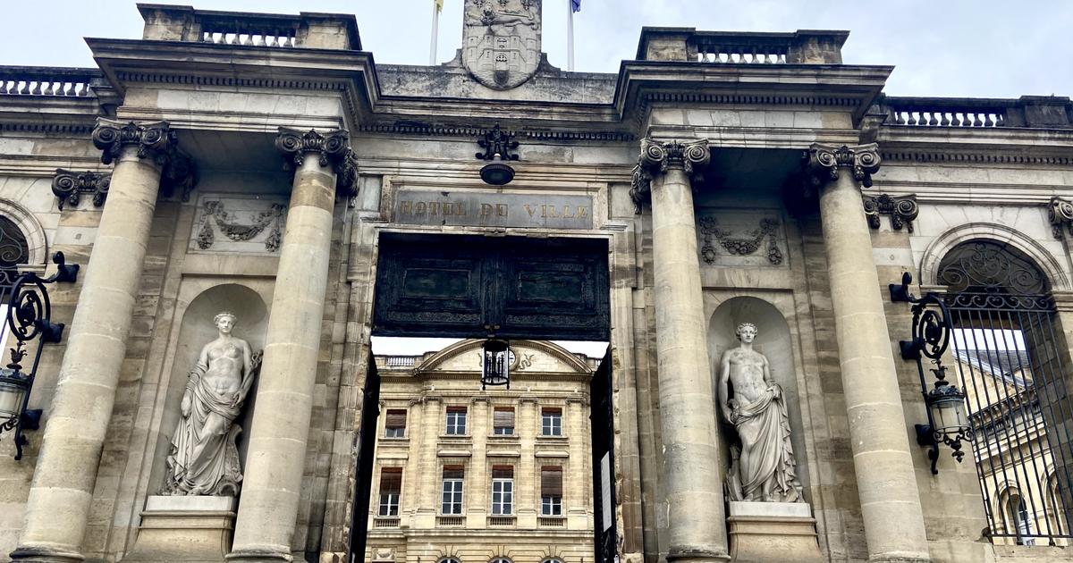 avec la multiplication des candidatures à droite et au centre, l’opposition s’enlise