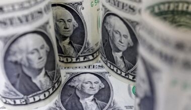 Le dollar gagne du terrain, toujours porté par la trêve commerciale UE-USA