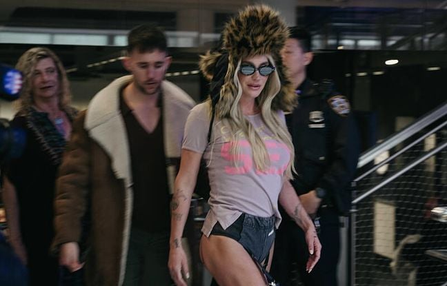 Clashée pour avoir utilisé l’IA pour le visuel d’un single, Kesha corrige finalement le tir
